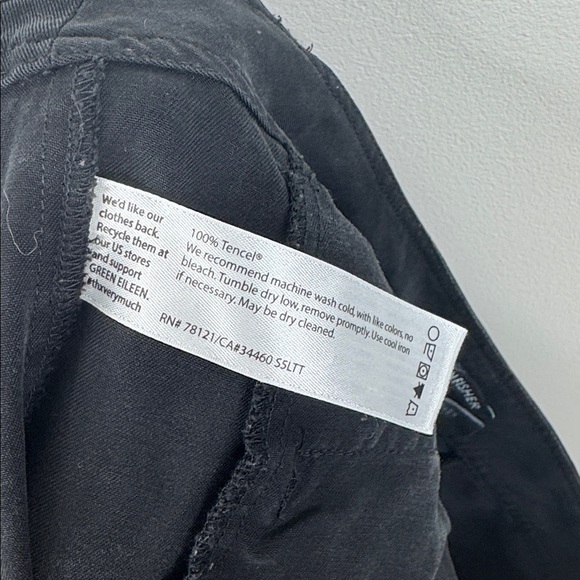 Eileen Fisher 100% Tencel Women's Small Button Front Black Walking Shorts - Picture 6 of 6